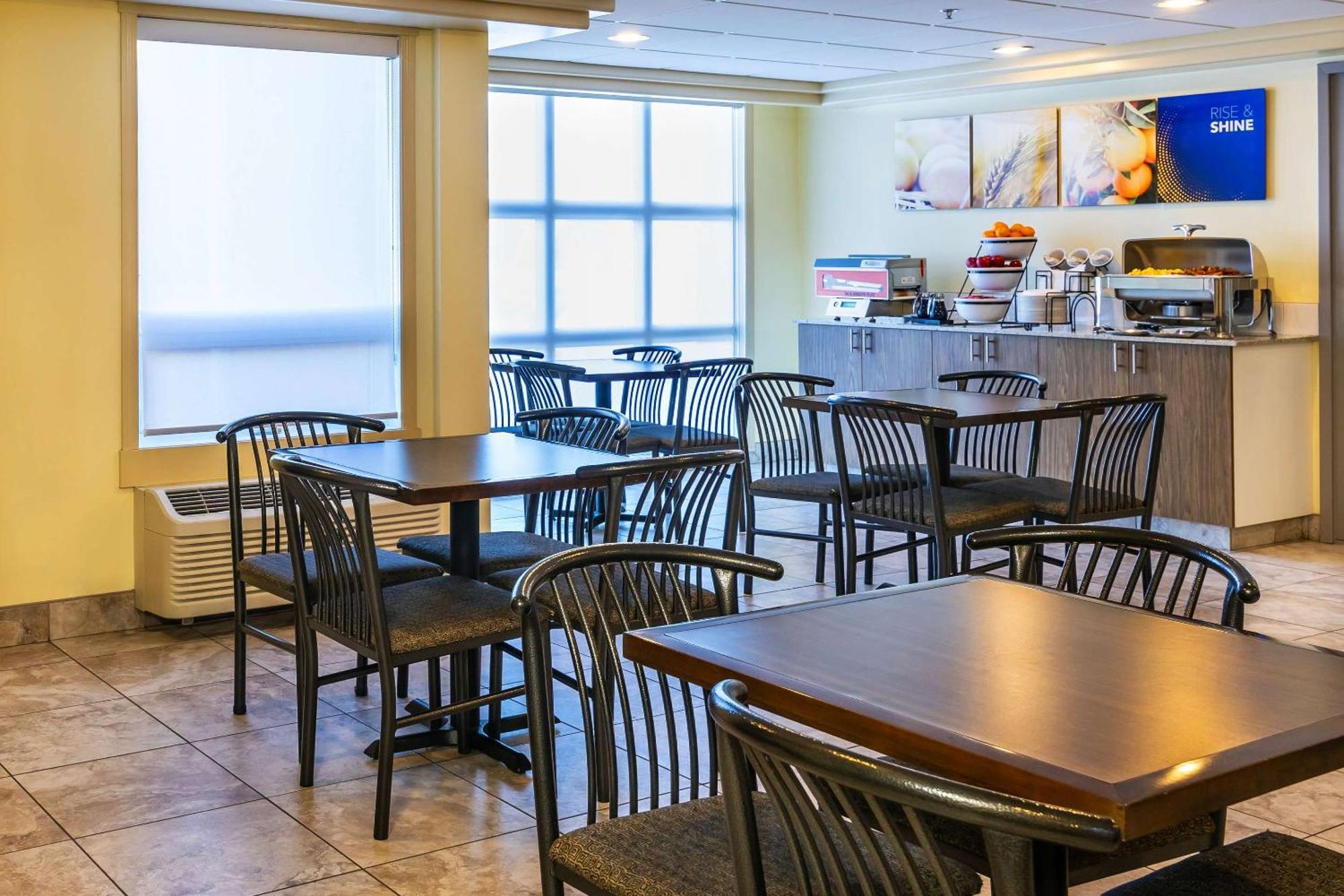 Comfort Inn & Suites Moose Jaw Exteriér fotografie